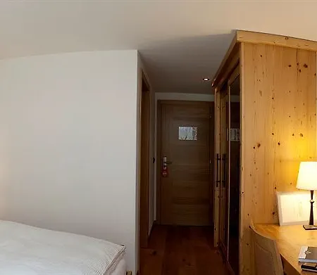 Ξενοδοχείο The Phoenix Fitness & Free Access At Alpen 3*
